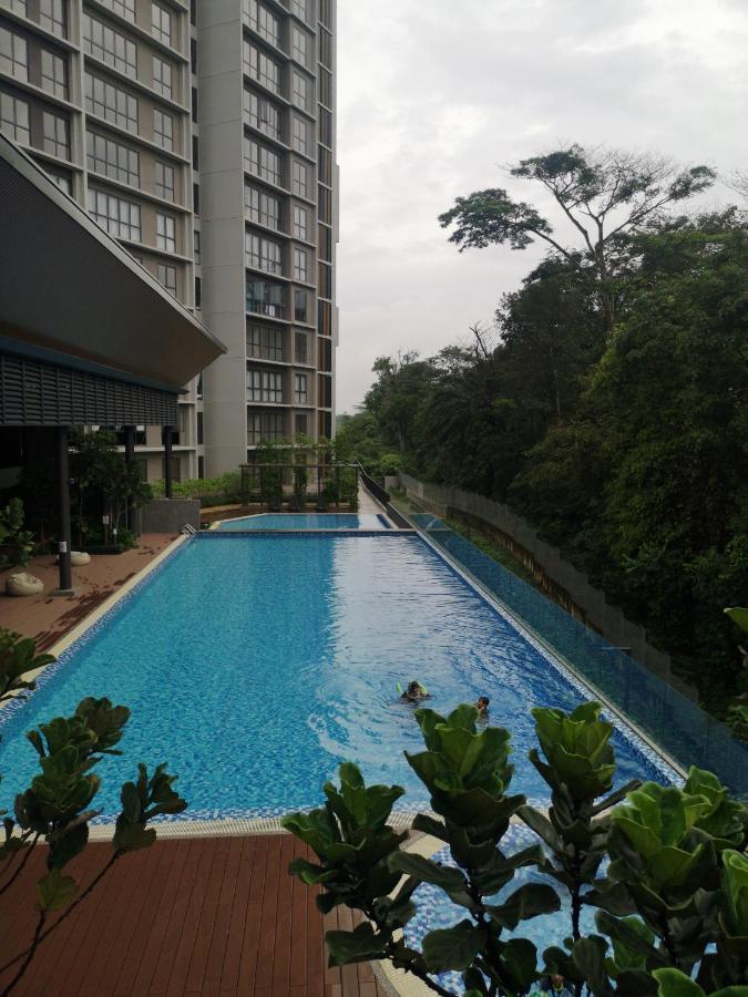 Stayje Putrajaya, 5 Minutes To Ioi City Mall, Wifi , Netflix, Free Parking 外观 照片